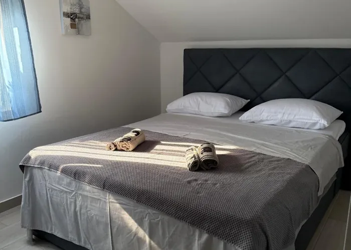 Golden Wave Apartament *